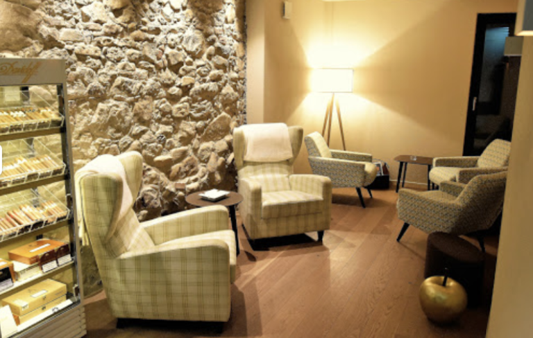 JUCKERs Cigar Lounge 768x488
