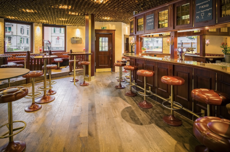 Oldtimer Bar 768x509
